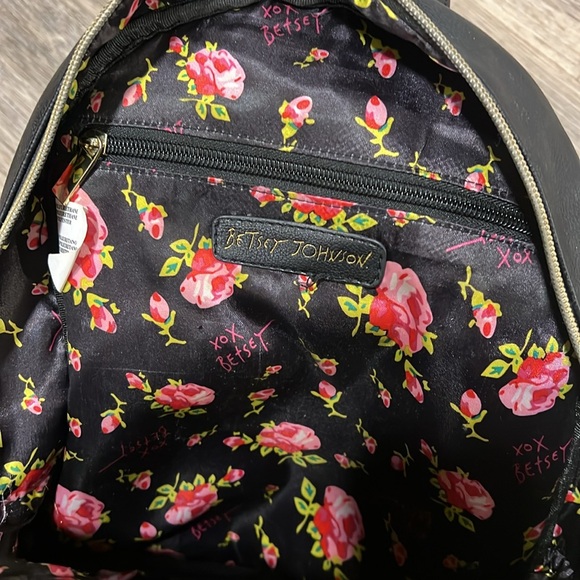 Betsey Johnson Faux Leather Flower Back Pack - Picture 10 of 14